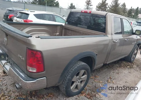 2010 Dodge Ram 1500 Slt/Sport/Trx z USA, uszkodzony, nr VIN 1D7RV1GT6AS125126